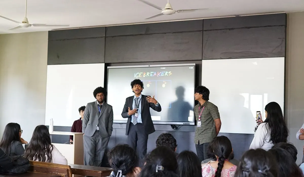 Debating Society – photo 1